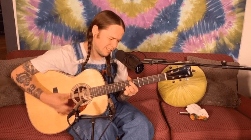 Billy Strings – Thick as a Brick (cover)